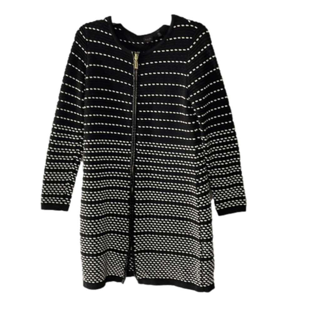 Women’s Rafaela Studios zip up dress size small in a black and white‎ pattern